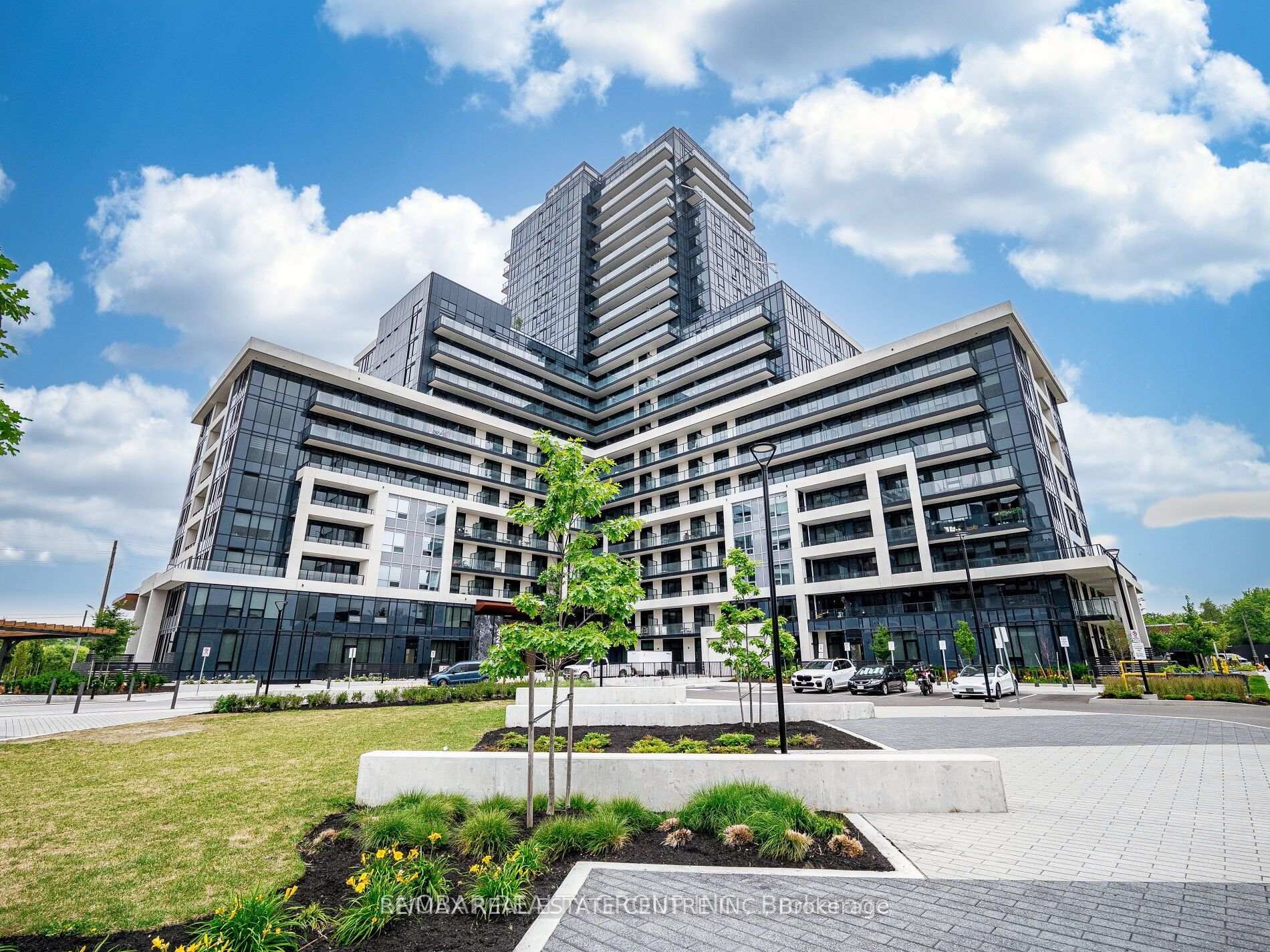 3220 William Coltson Avenue N 327, Oakville, ON L6H 7C2 property