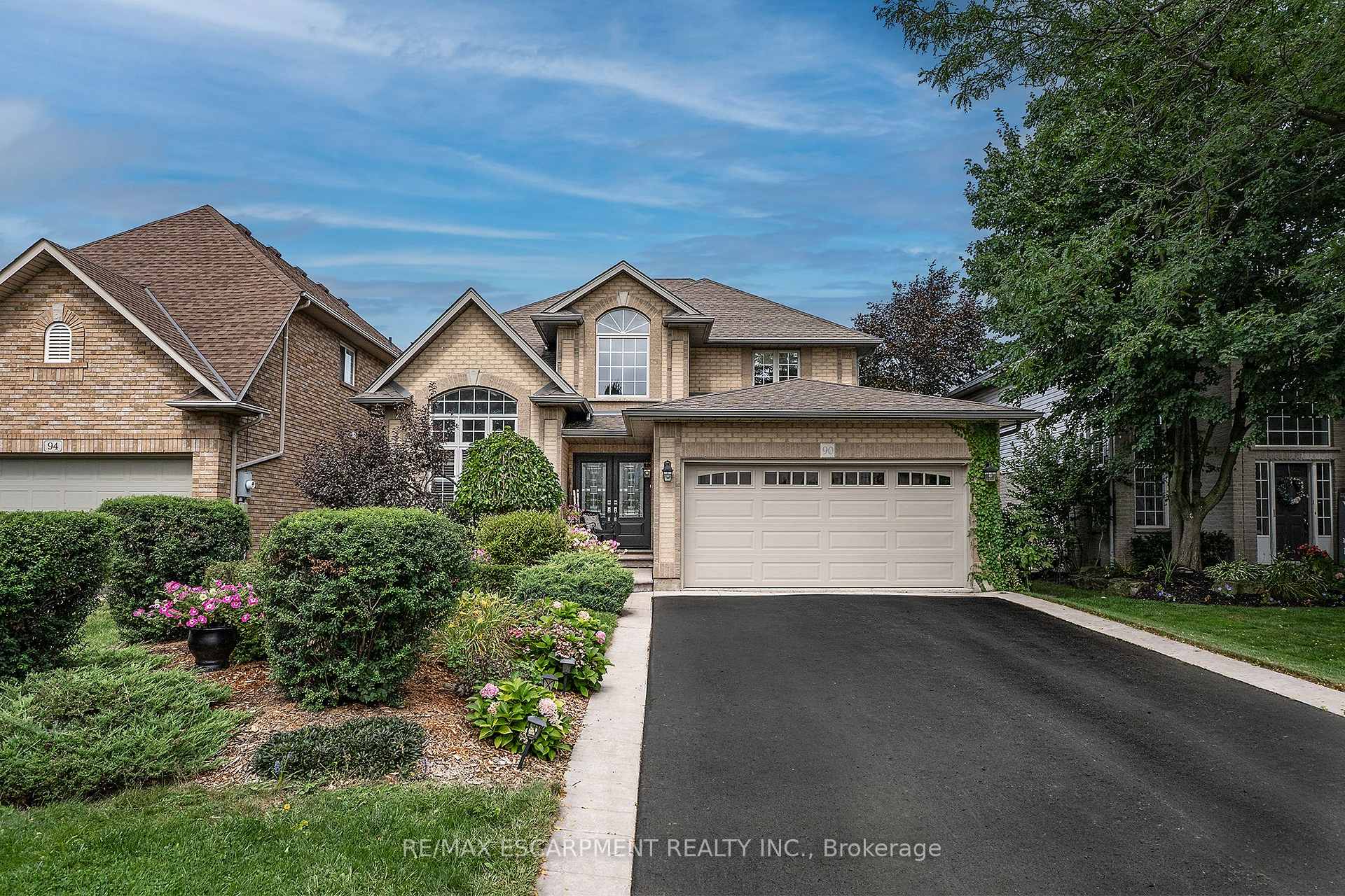 90 Surrey Drive, Hamilton, ON L9K 1L9 property