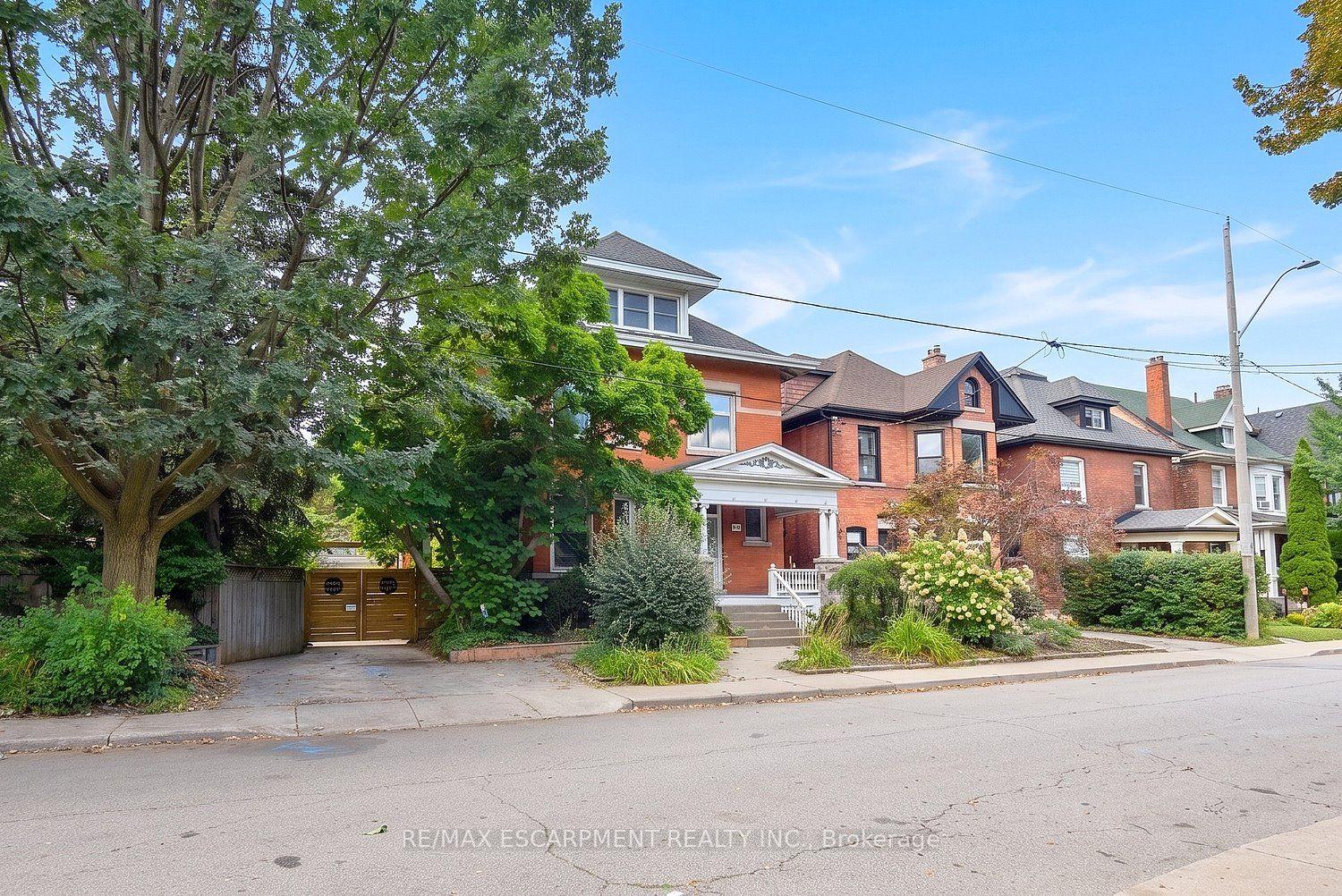 34 HOLTON Avenue S, Hamilton, ON L8M 2L2 property