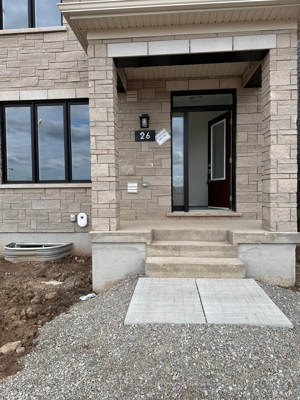 26 THORNBIRD Crescent MAIN, Brampton, ON L6V 3N5 property