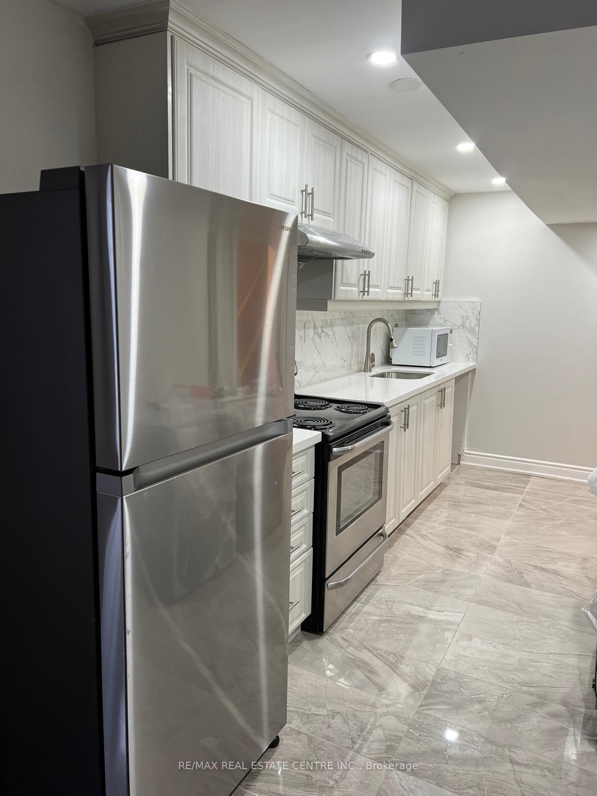 210 Valleyway Drive (BASEMENT), Brampton, ON L6X 0N9 property