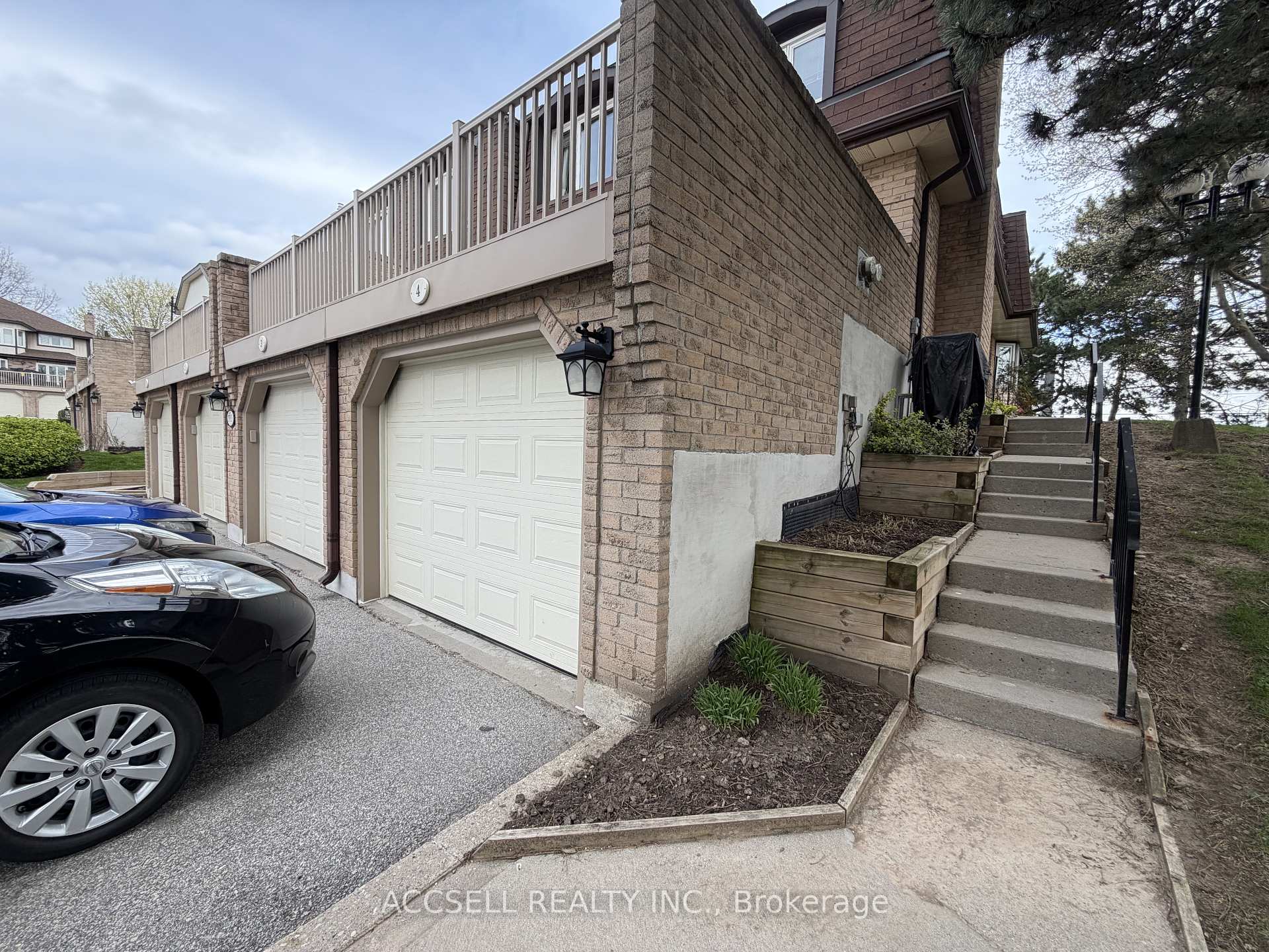 1510 Upper Middle Road 4, Burlington, ON L7P 4M5 property
