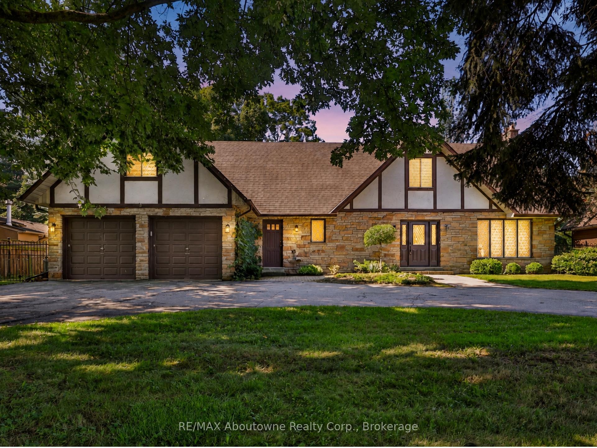 30 Birkbank Drive, Oakville, ON L6J 4Y9 property
