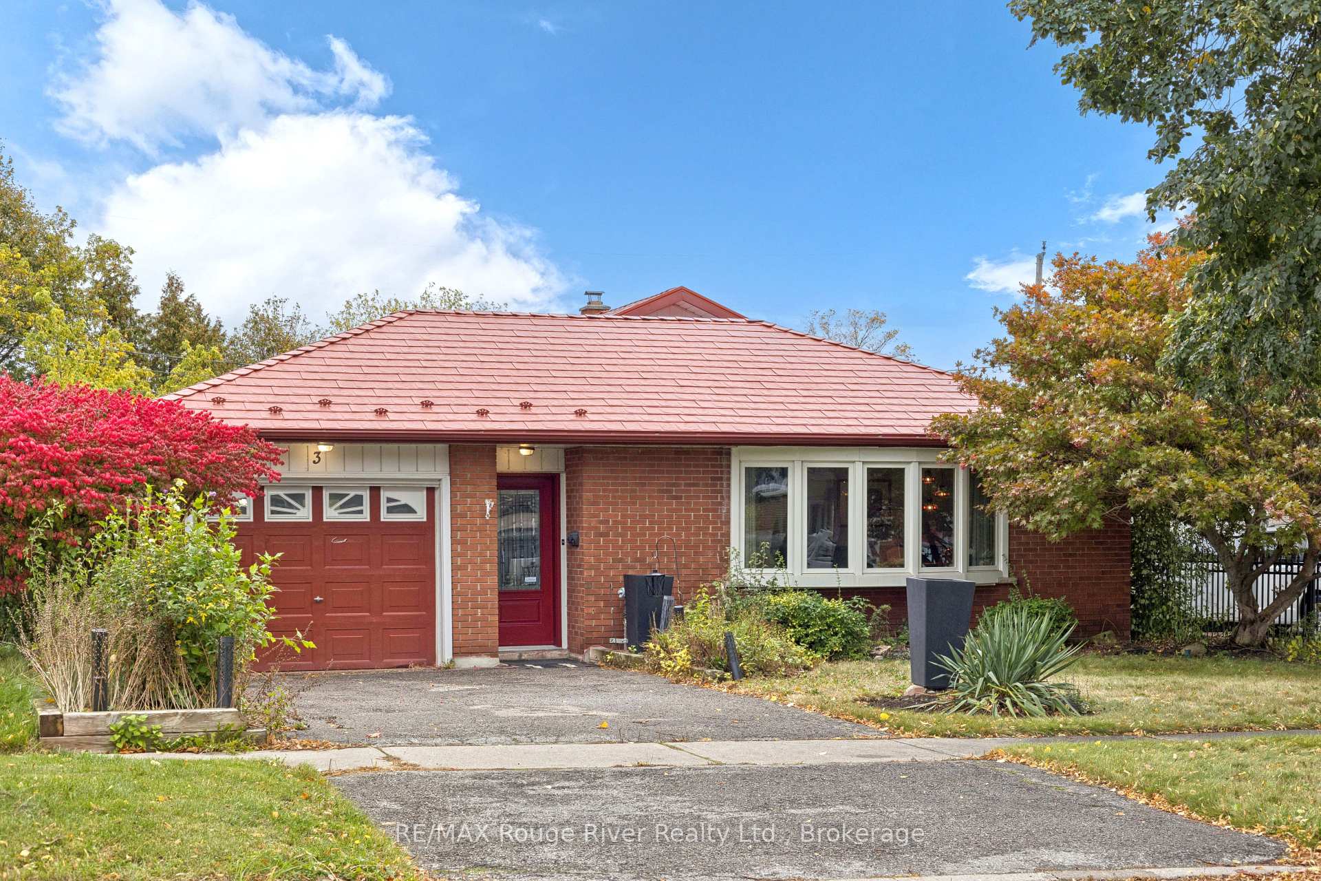 3 Heatherwood Road, Ajax, ON L1S 2K6 property