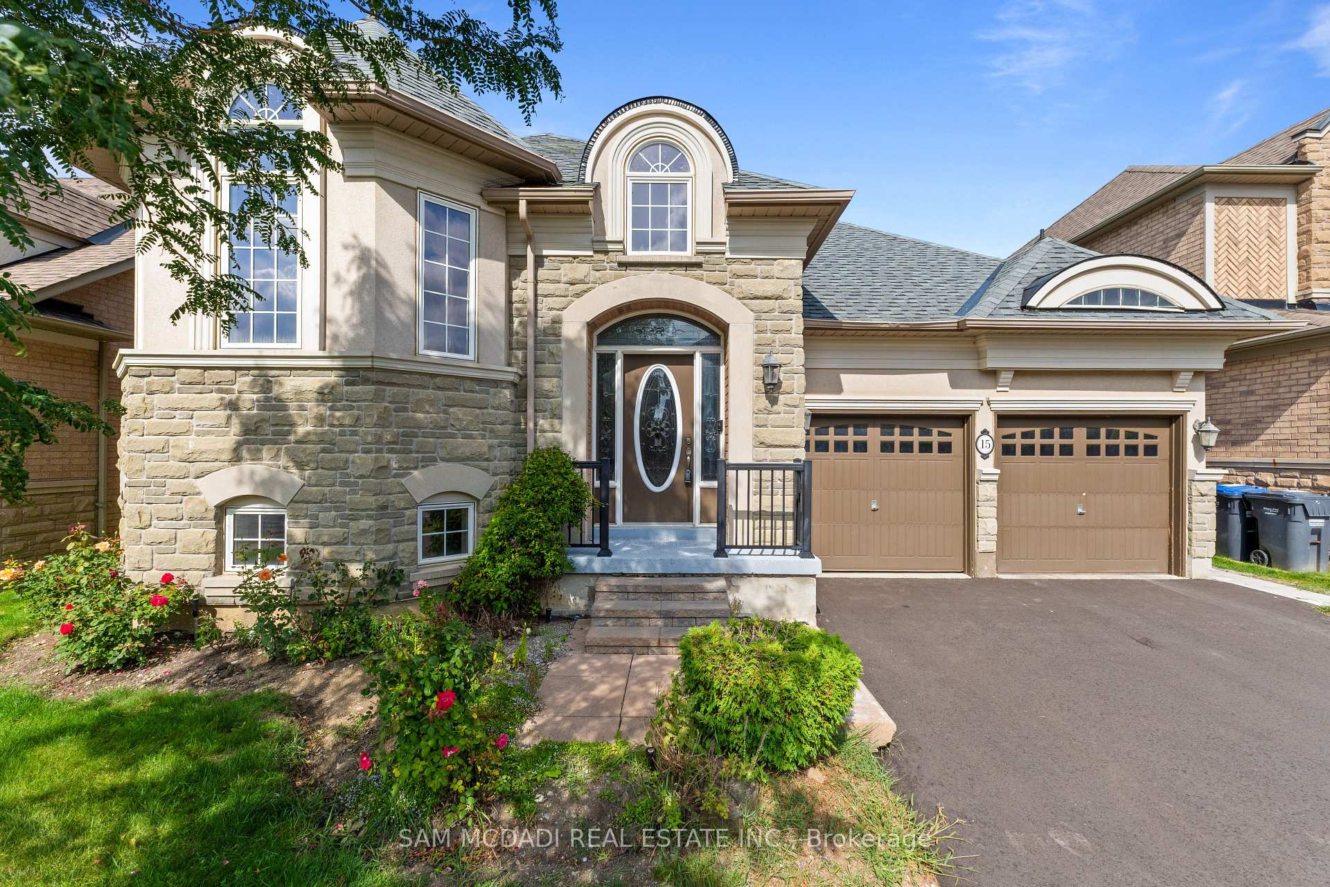 15 Eaglesprings Crescent, Brampton, ON L6P 2V8 property