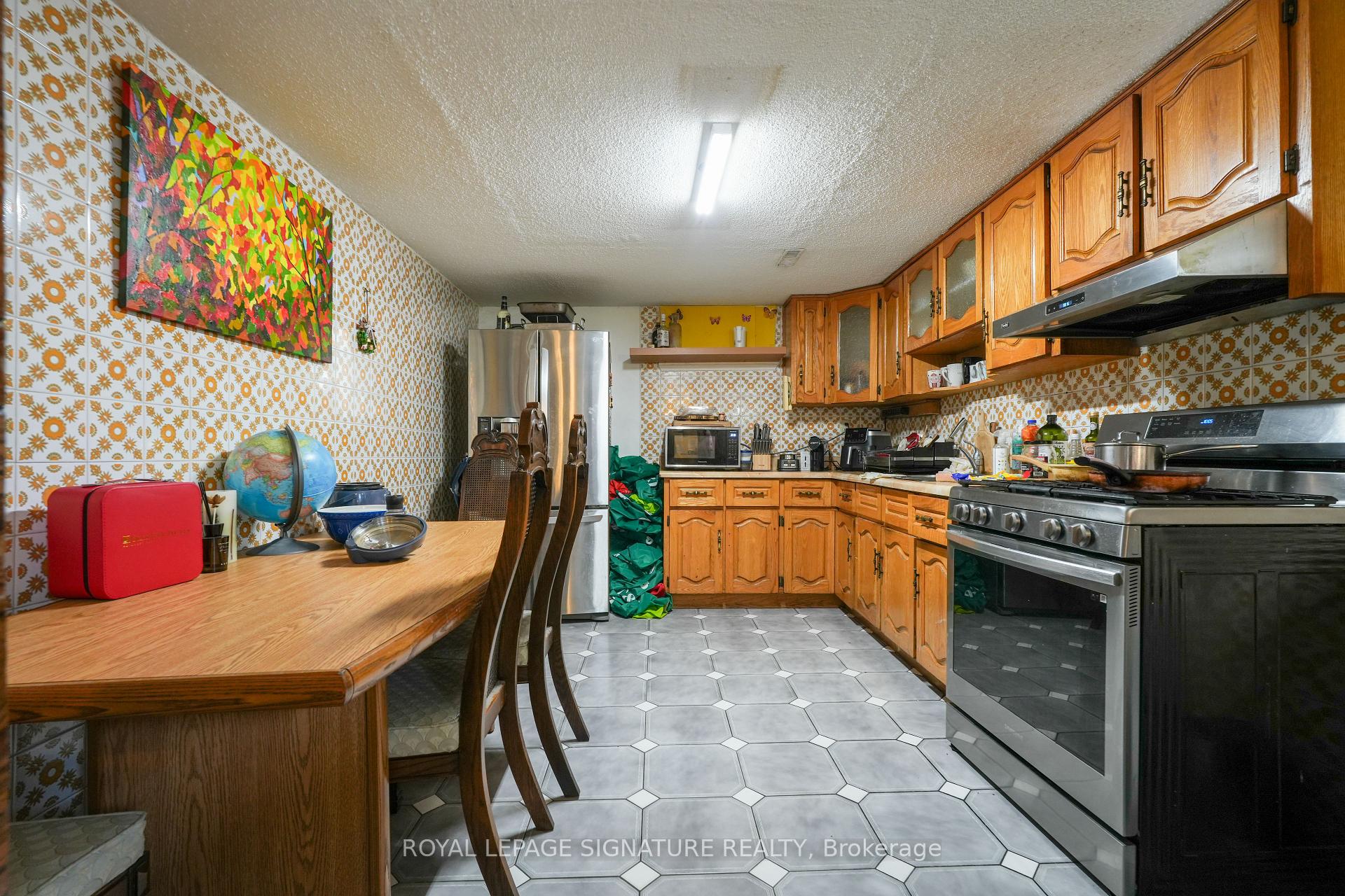 674 Abana Road Room #1 & #2, Mississauga, ON L5A 1H4 property