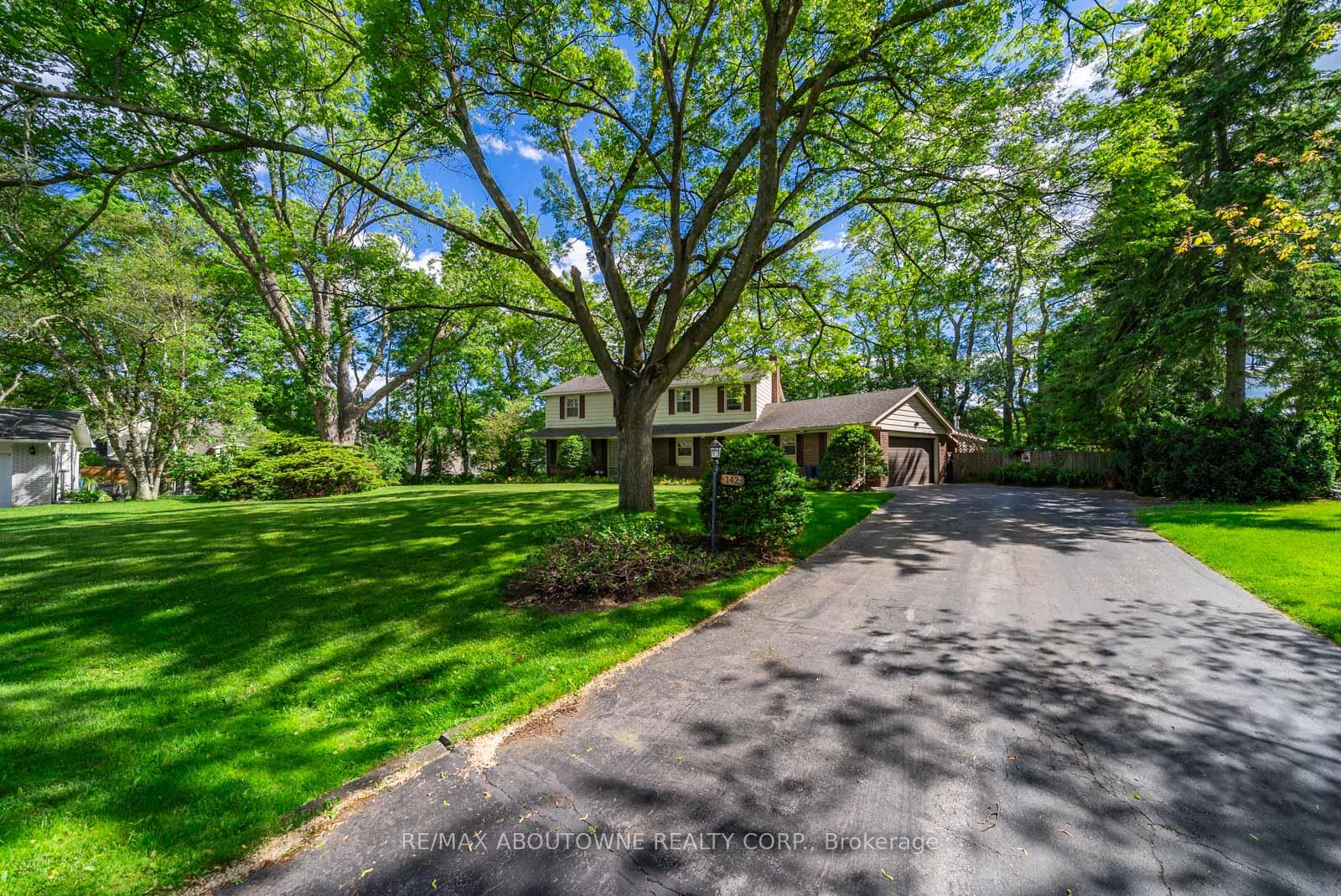 142 Abbey Court, Oakville, ON L6J 4L1 property