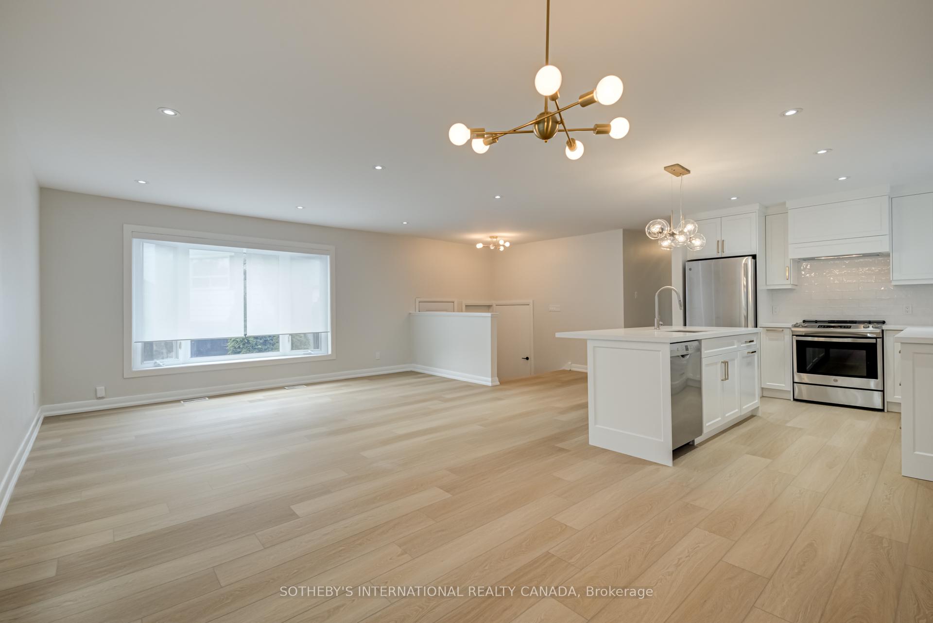 18 Puckeridge Crescent Main, Toronto, ON M9B 3A2 property