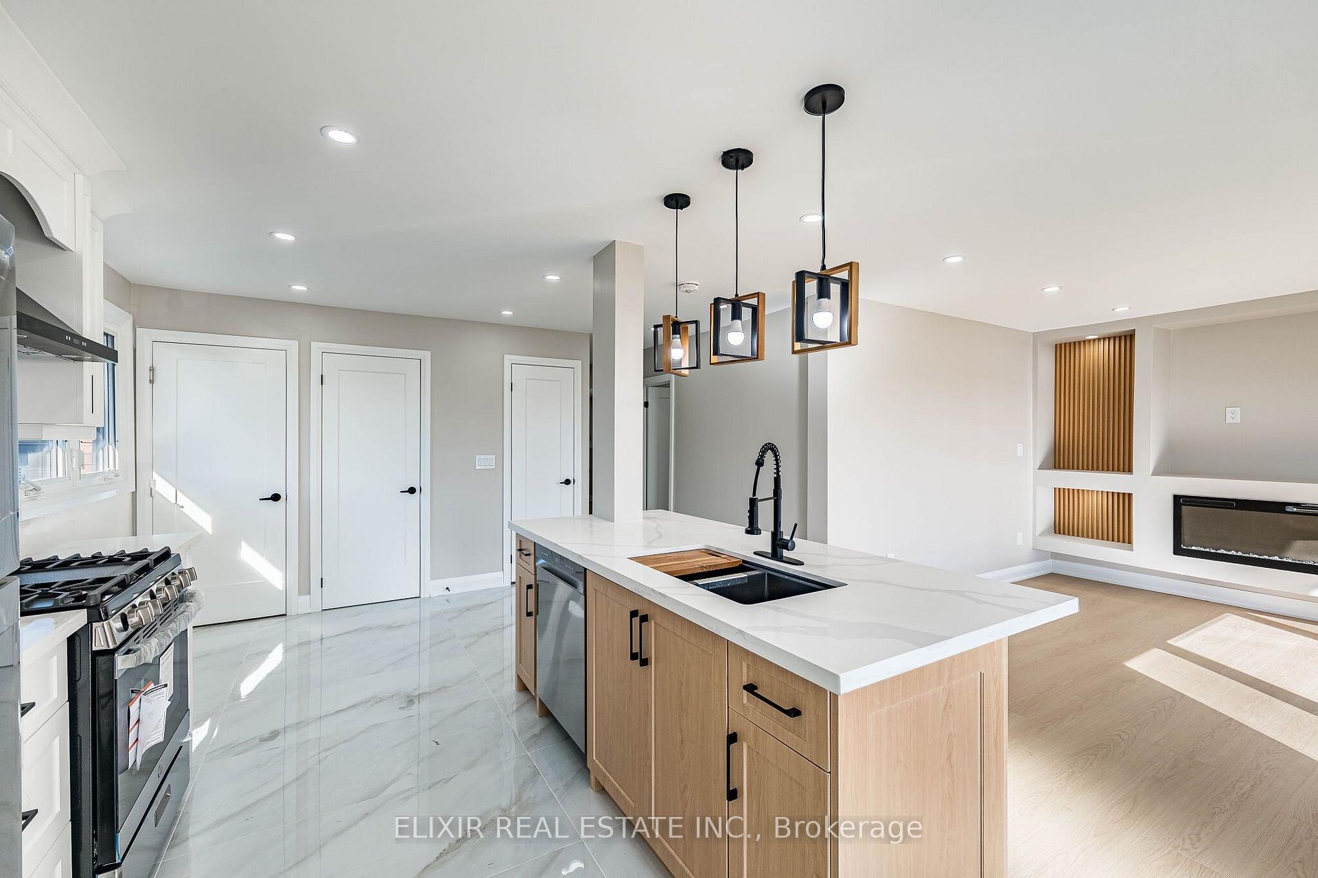 135 Nugent Drive Upper, Hamilton, ON L8H 2N3 property