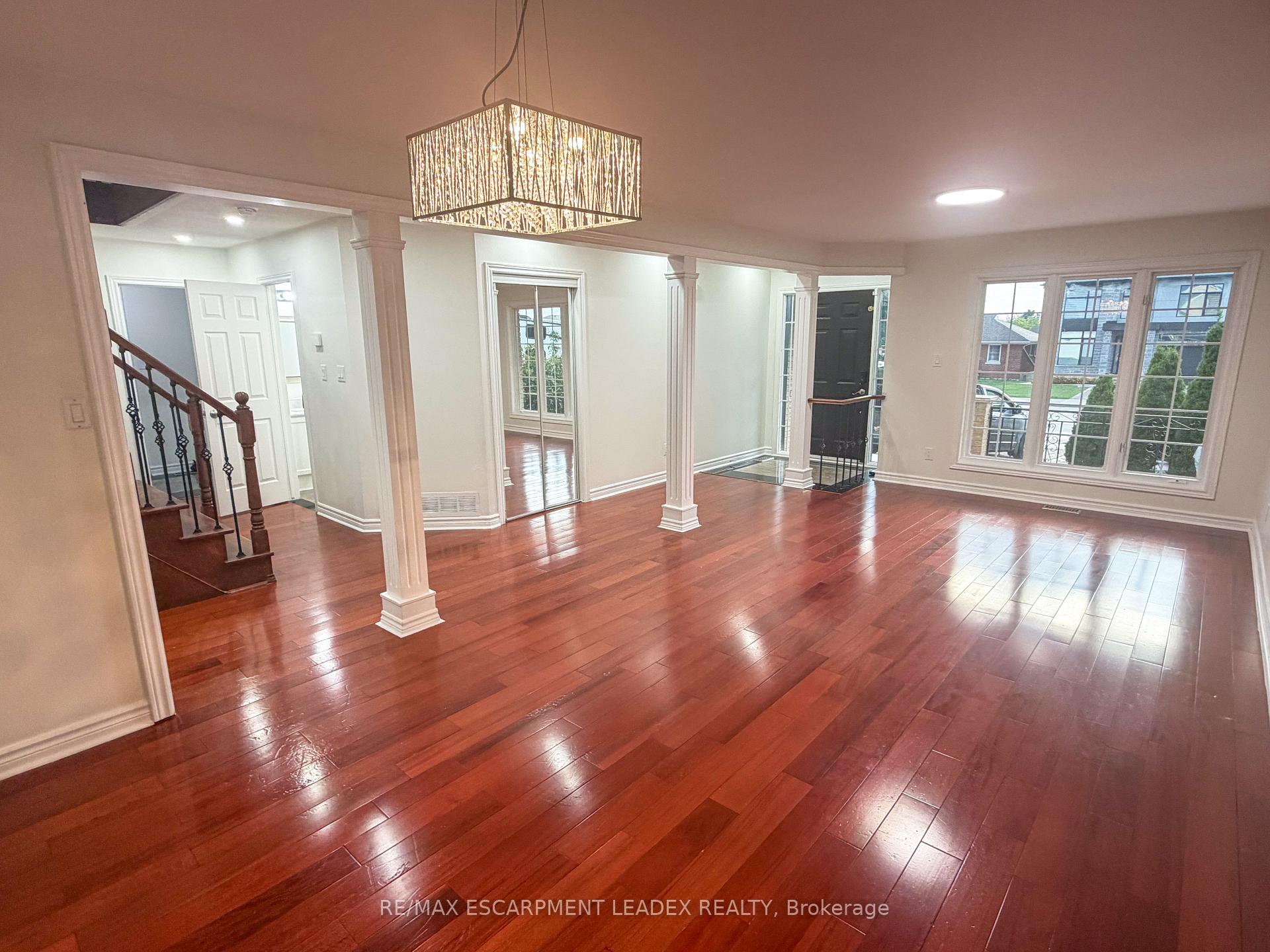 1429 Upper Sherman Avenue, Hamilton, ON L8W 1C4 property